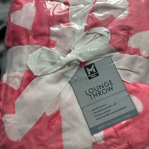Member's Mark Pink Heart Lounge Throw
